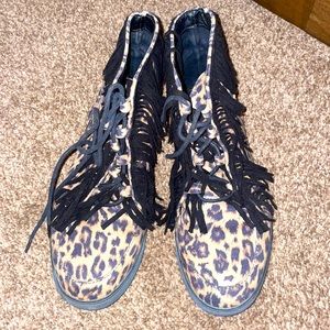 Cheetah Fingey shoes!